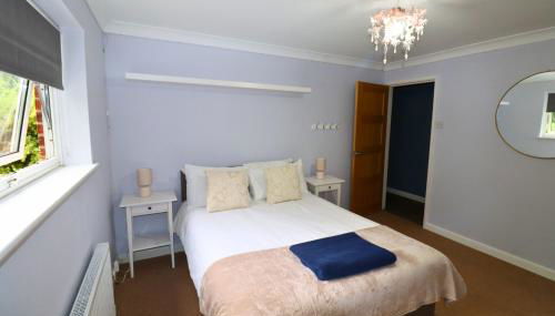 Spacious 5-Bedroom Home with Large Garden in Egham - Foto 4