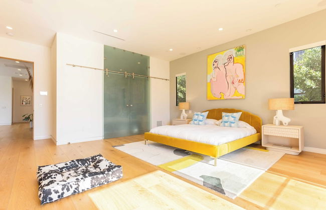 Luxe Weho Villa, Walk to Melrose Ave, Pool + Hot Tub North Vista by Avantstay - Photo 27