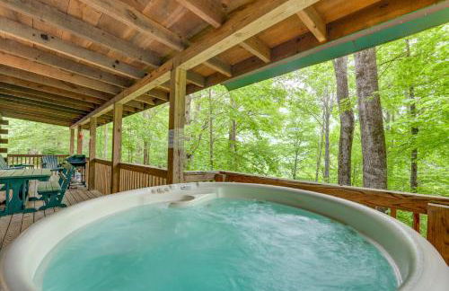 Serene Maggie Valley Retreat with Deck and Hot Tub! - Foto 22