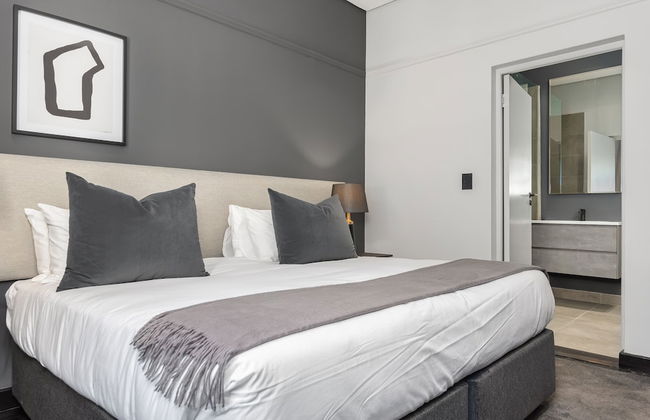 One Calais Luxury Apartments - Photo 12