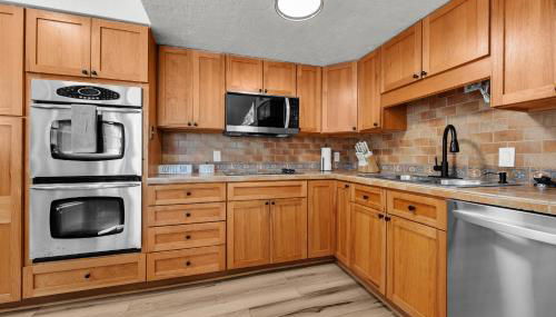 Unique Dome Retreat with Deck 1 mile to UF Stadium - Foto 4, stove, dishwasher