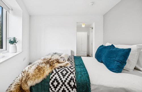 Modern & Cozy Private Double Room - Shared House by AltoLuxo Short Lets & Serviced Accommodation with Free WiFi & Parking - Foto 29