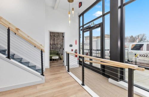 Centrally located private king suite - Foto 10