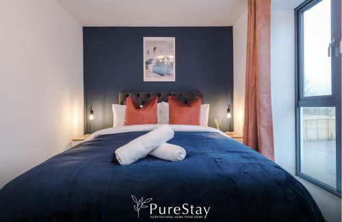 Spacious 5-bedroom Contractor House Sleeps 7 with Parking by PureStay - Foto 7