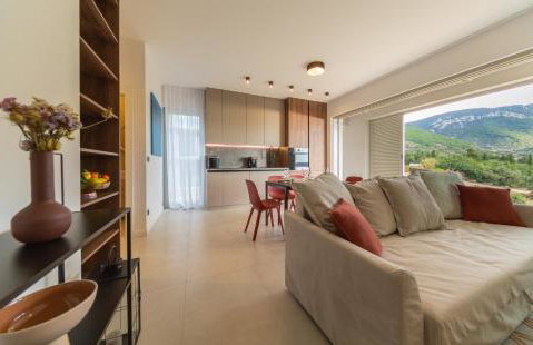 Seaside Elegance Suites - Photo 13