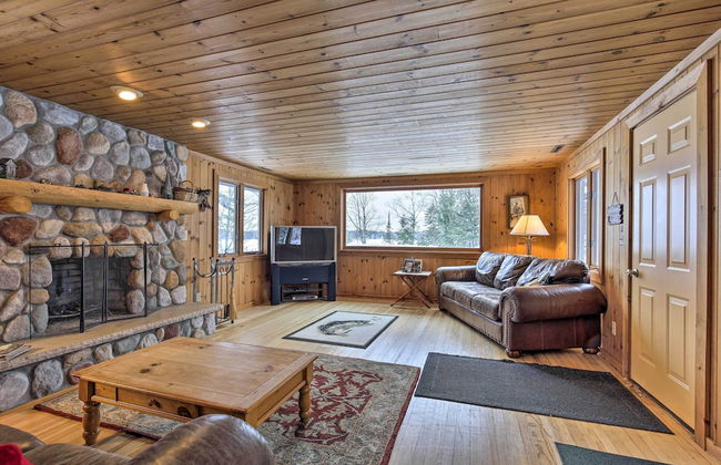 Lakefront Escape with Fishing Pier and Snowmobiling! - Foto 24