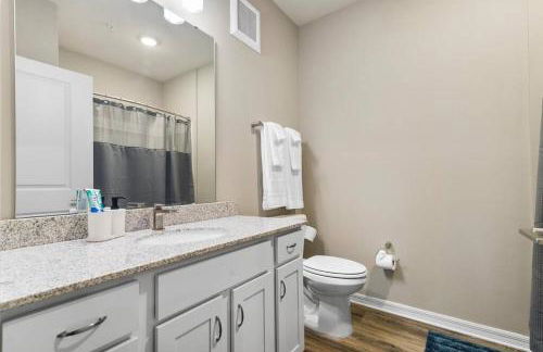 Elegant 3BR/2BA Condo Near Beaches & Attractions - Foto 15