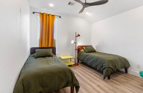 Spacious, modern home with loft, 15 minutes from Downtown Houston - Foto 17