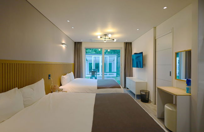 Pool & Villa Sorang - Photo 9