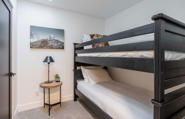 Grayhawk by Avantstay Modern Home w/ Pool, Hot Tub, Bocce, Fire Pit, Pool Table, Putt-putt & Putting Green - Foto 24