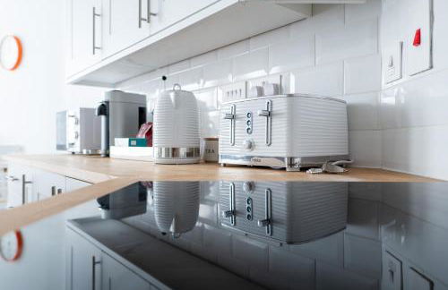 Bright and Spacious 2-Bed Apartment - Foto 9