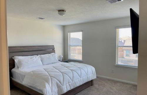 Spacious 3BR with Loft and Patio - Foto 20