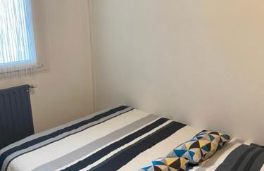 Nancy, Magnifique studio totalement climatisé, meublé, salle de bains et wc séparés, parking privé, cuisine équipée, WIFI - Foto 15