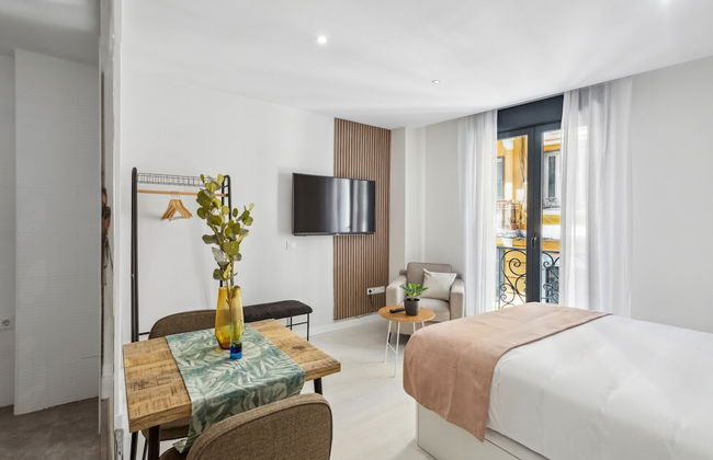 Limehome Madrid Calle de la Paloma - Photo 16