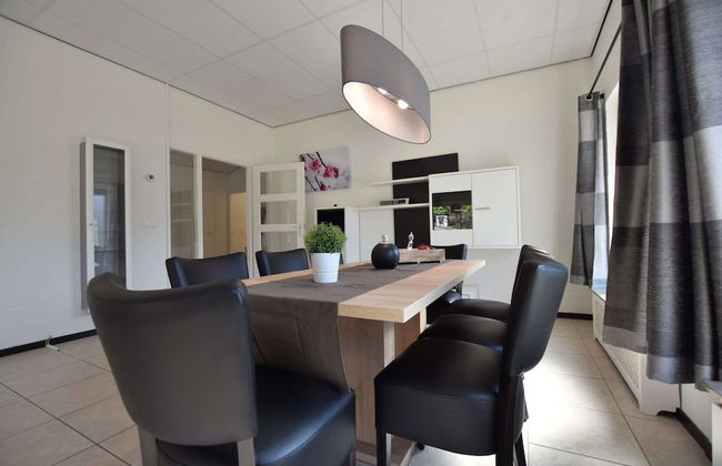 Luxury Holiday Home in the South of Limburg Province with Hot Tub, Sauna, Large Garden - Photo 25