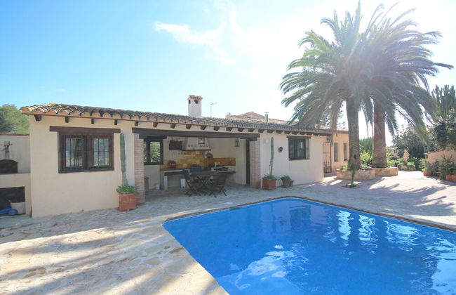 Private & Luxurious Villa With Pool - Lots of Space & Short Walk to the Sea - Foto 30