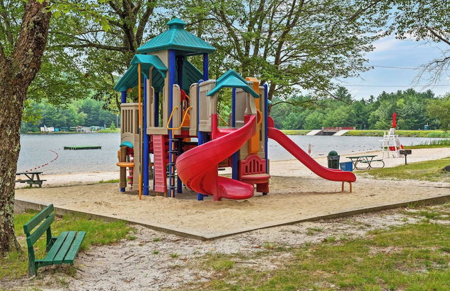 Maple Oasis by Avantstay Newly Built w/ Hot Tub, Game Room & Fire Pit - Photo 44