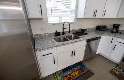 4 Min to Downtown - 10 Min to Elon - Washer and Dryer - Foto 30