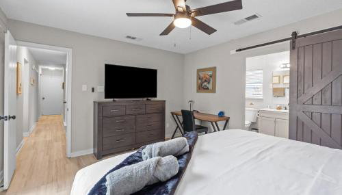 DFW Retreat - Pool, Spa & Minutes to Dallas & Fort Worth - Foto 5