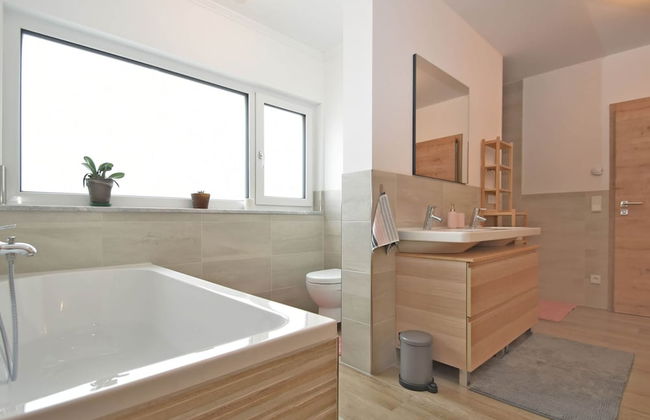 Holiday Home with Garden & Terrace in Bodenwöhr near Hammersee - Foto 6