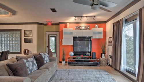 Luxury Apartment Walk to Bus and 1 Mi to Downtown! - Foto 5