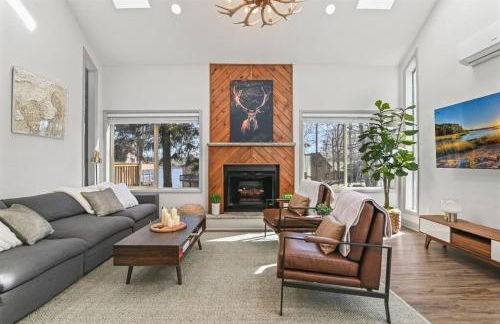 3BR, Lakeview, Hot Tub, Nintendo Switch - Deer Haven Poconos Retreat - Foto 1