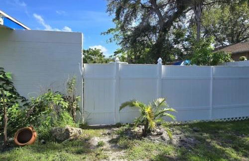 1 Large Bedroom Outdoor Patio - Photo 22