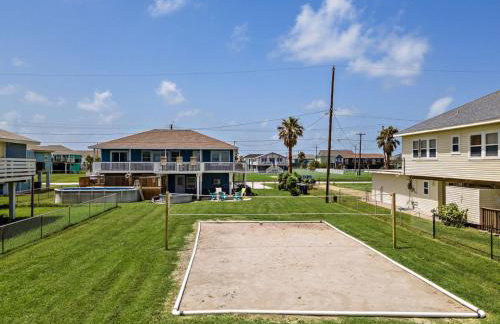 Beach Home with Cowboy Pool, Big Deck and Ocean View - Photo 35