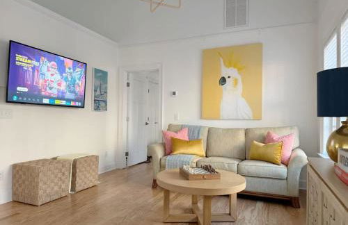 Sunny & Playful Carriage House in Downtown Savannah Stay Here and Walk Everywhere - Foto 27