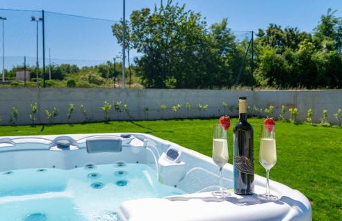 3 Bedroom Cozy Home In Nedescina - Foto 13