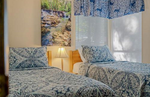 Fox Hollow - Hot Tub, Wifi, Pet Friendly, Screen Porch, Deck, Recreation Center, Pool Access, Golf Nearby, Hiking, Grill, Fireplace, King Bed - Foto 41