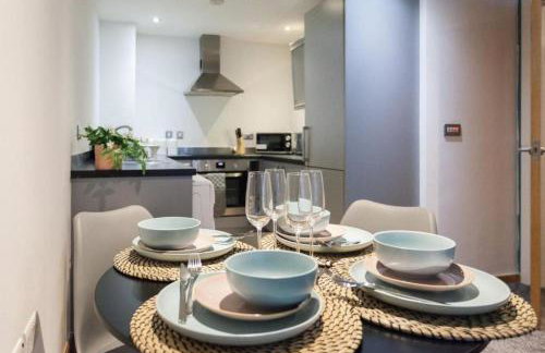 Elegant City Retreat Contemporary 2BR 2BA Netflix Included - Foto 17
