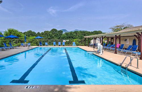 1 Mi to Lake Lure! Couples Retreat with Resort Perks - Foto 28