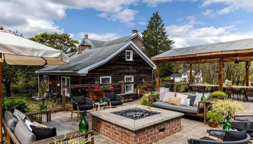 Thoughtfully Design Cottage with Breathtaking Indoor and Outdoor in Maryland - Photo 1