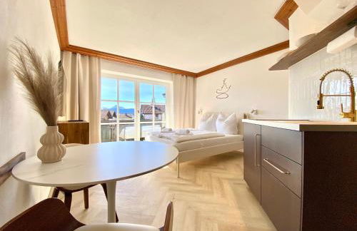 Best Butler I Romantic 4two I Küche I Balkon I Parken I Schlossblick - Photo 1