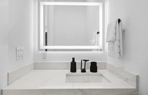 Modern Zen Oasis in Design District Sleeps 16 - Foto 21