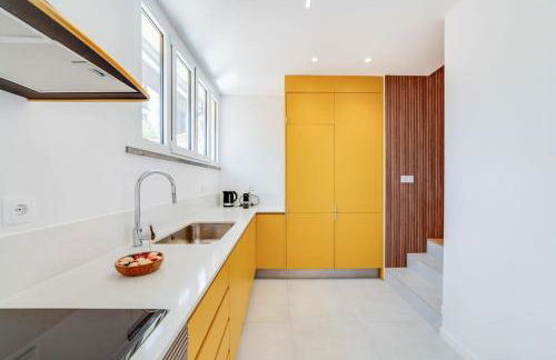 Cozy Coastal Getaway 3BR Apartment in Estoril - Foto 2