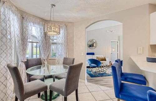 NEW Modern Relaxing 4 Bedroom Pool Villa Near Disney's Parks - Foto 2