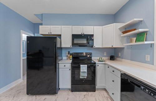 5bd Movie Theater - 7mins to UND - Backyard BBQ - Foto 37