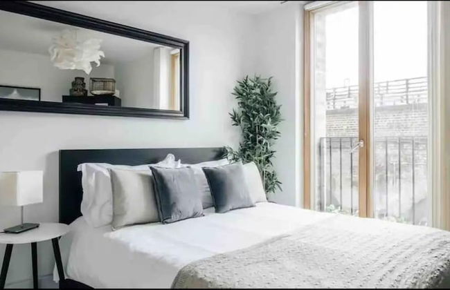 Notting Hill 2-bed Apt With Balcony, 1 min to Tube - Photo 3