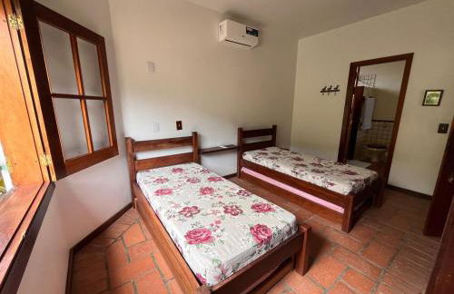 Spacious house with pool - 100m from the sea in Guaecá - Foto 28