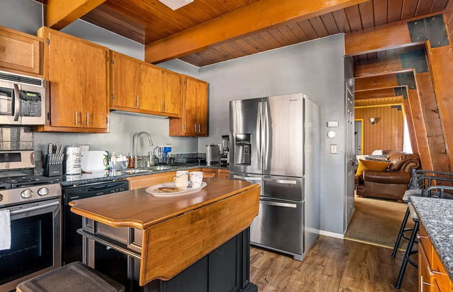 Serenity by Avantstay Serenity Big Bear Cabin! With Fire Pit, Bbq! - Photo 5