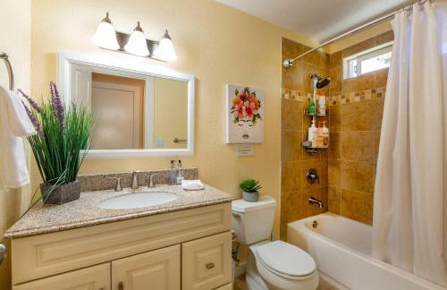 Marbella Lane-Spacious 5BR Ideal for Biz & Families in SJ - Foto 26