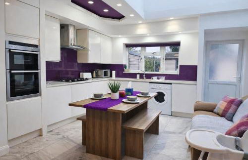 Spacious Modern 5 bedroom home near Heathrow Windsor - Foto 1