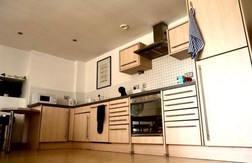 The Comfort Hub - Leeds Train Station - Foto 29