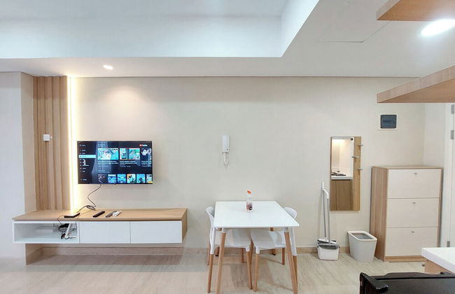 Good Deal and Strategic Studio at Podomoro City Deli Medan Apartment - Foto 16