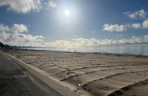 Beach Retreat luxury home just 2 minutes walk to the beach - Foto 19