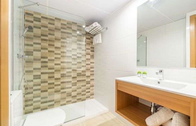 Apartaments Condado - Photo 23