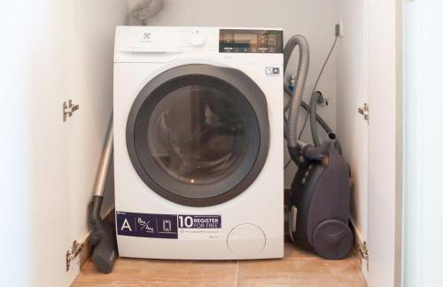 Bill & Eva's precious jewel - Photo 11