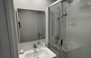 Apartamento reformado a estrenar en PAU 5 a solo 2 min de la Playa de San Juan - Photo 5